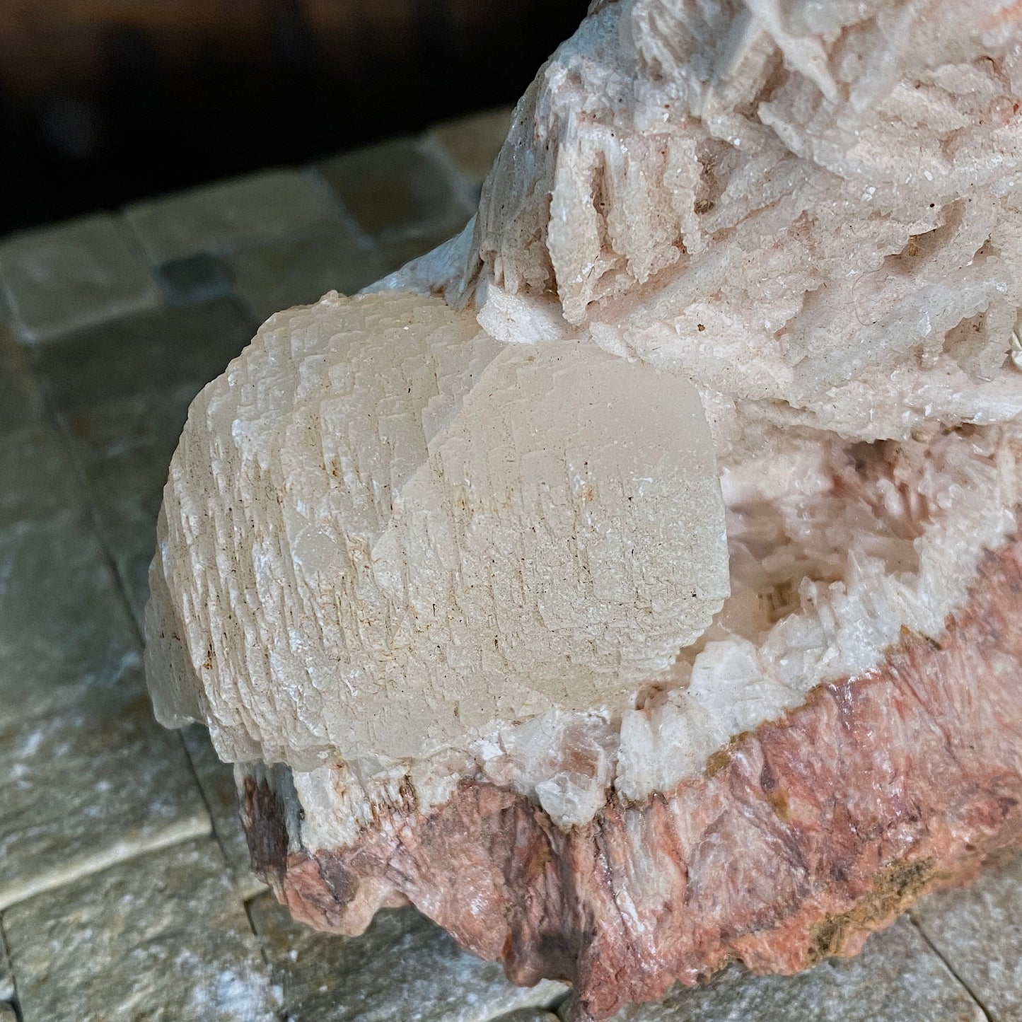 CALCITE ON BARYTE - TAFF'S WELL QUARRY, PENTYRCH - WALES 706g MF4063