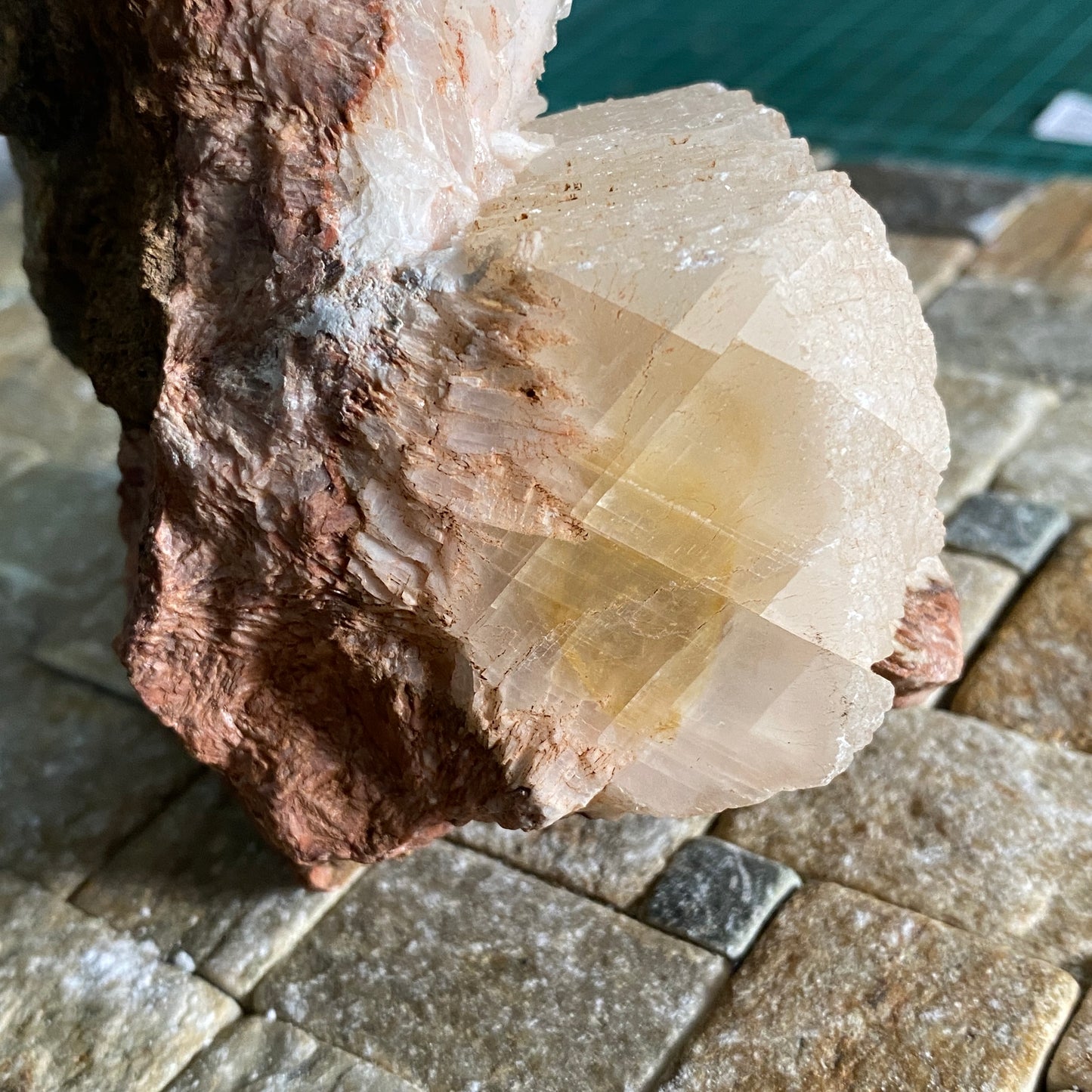 CALCITE ON BARYTE - TAFF'S WELL QUARRY, PENTYRCH - WALES 706g MF4063