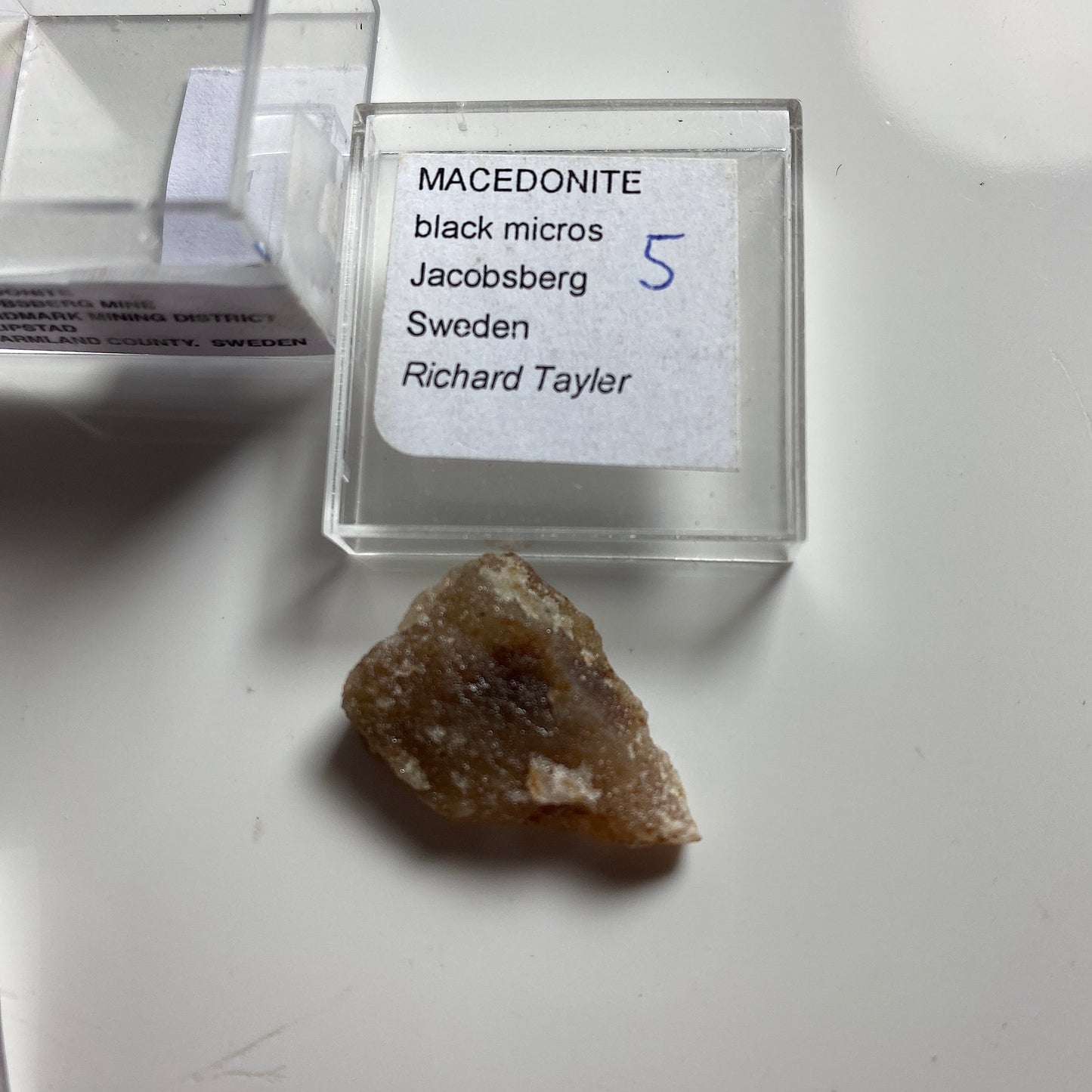 MACEDONITE ETC, JACOBSBERG ORE FIELD, SWEDEN 2g  MF1649