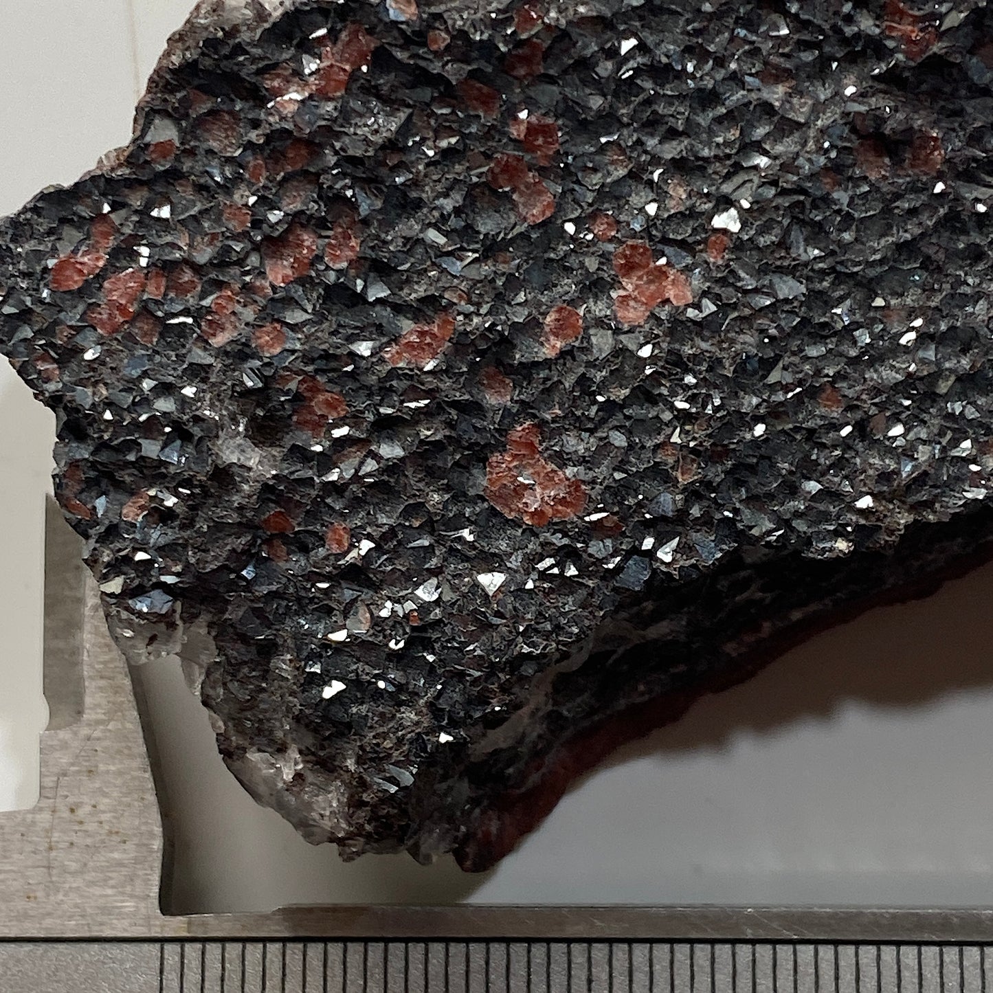 HEMATITE UNUSUAL SPECIMEN FROM ULLCOATS MINE, CUMBRIA 92g MF1196