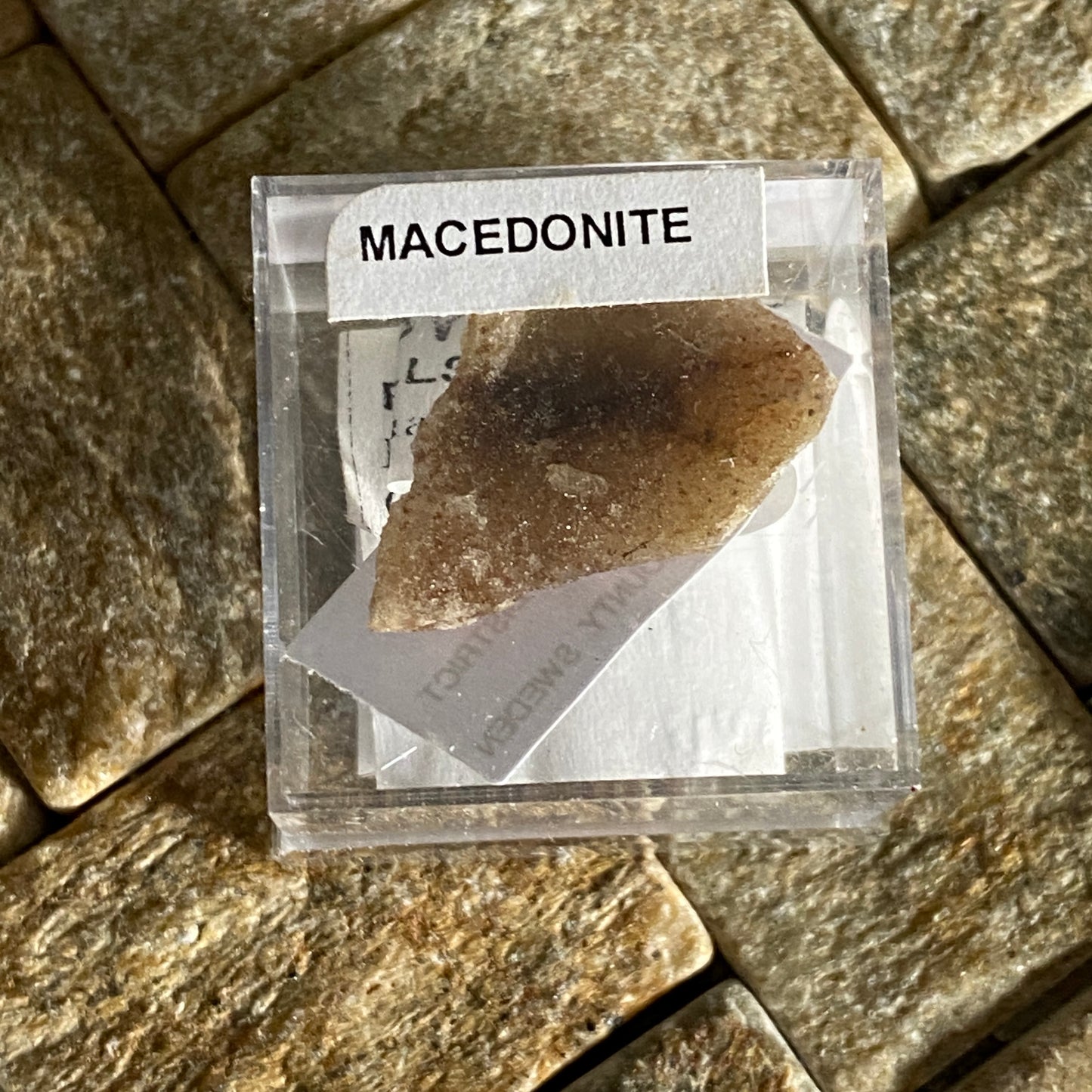 MACEDONITE ETC, JACOBSBERG ORE FIELD, SWEDEN 2g  MF1649