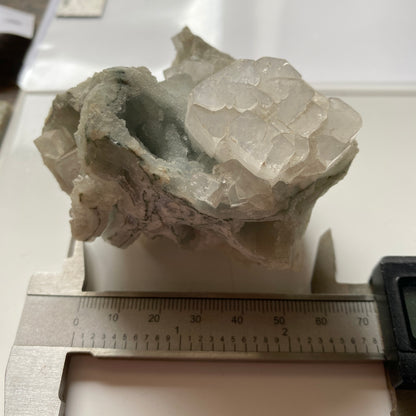 APOPHYLLITE ESPECIMEN INUSUAL Y ATRACTIVO 185g MF1182