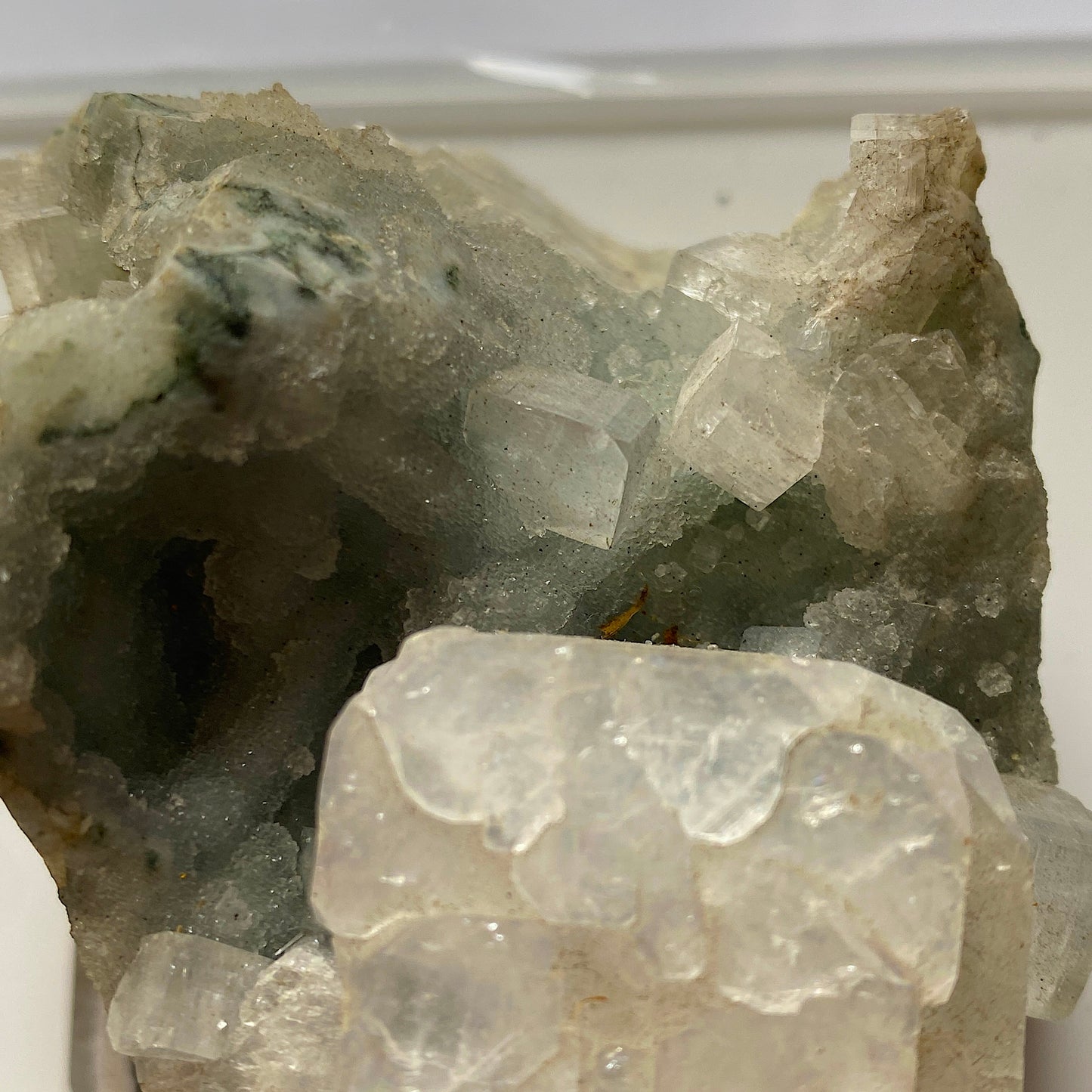 APOPHYLLITE ESPECIMEN INUSUAL Y ATRACTIVO 185g MF1182