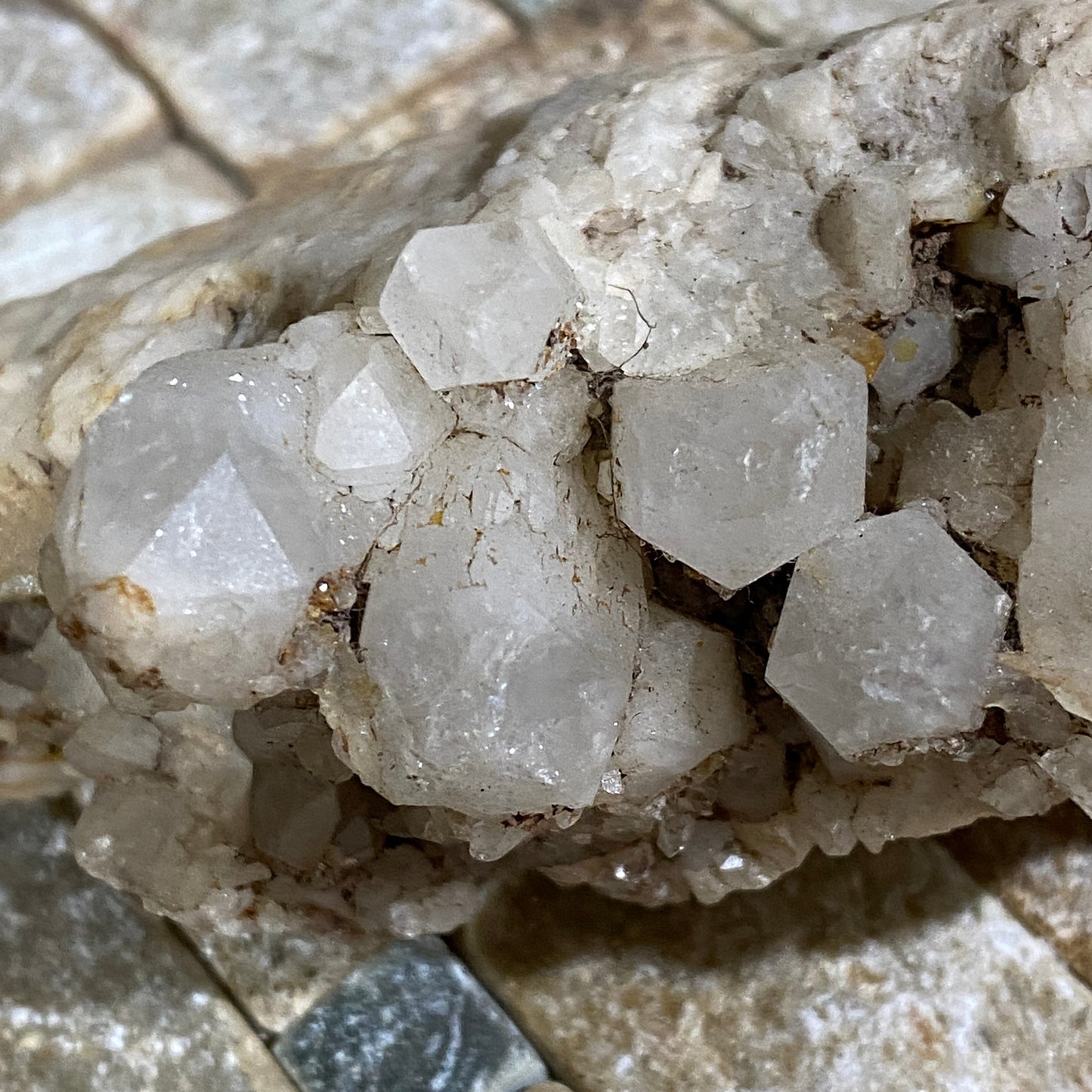 QUARTZ ASSEMBLAGE - VIRTUOUS LADY MINE, BUCKLAND MONOCHORUM, DEVON, ENGLANF 250g. MF4059