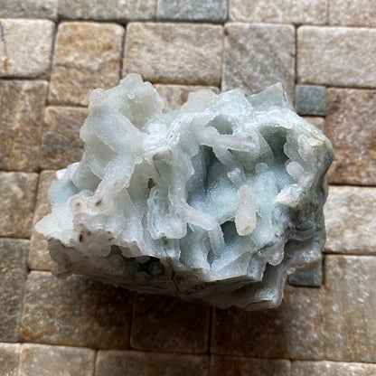 APOPHYLLITE ESPECIMEN INUSUAL Y ATRACTIVO 185g MF1182