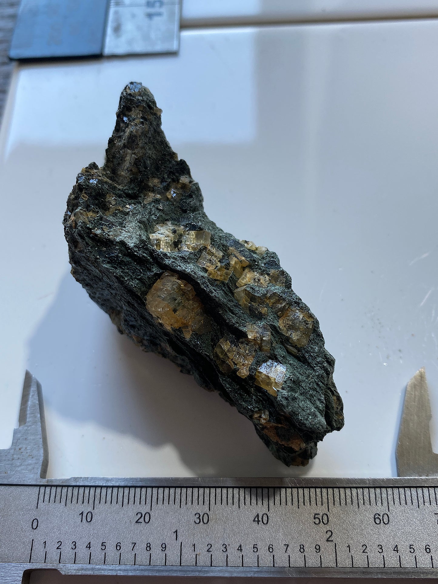 MAGNESITE CRYSTALS IN CHLORITE : MO-I-RANA, ALTERMARK, NORWAY 71g MF4886