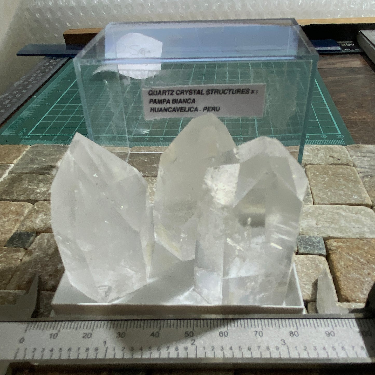 QUARTZ 3 LARGE CRYSTAL STRUCTURES - PAMPA BIANCA, PERU 206g [total] MF4058