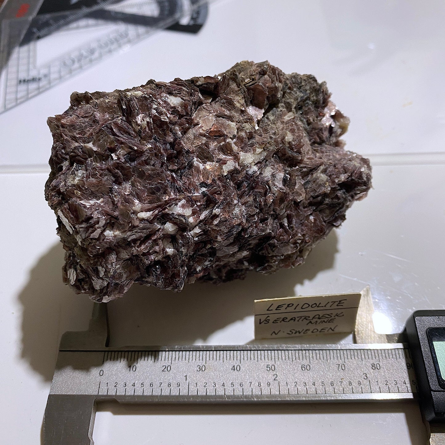 LEPIDOLITE MICA - VARUTRASK, SKELLEFTEA, SWEDEN  400g MF1282