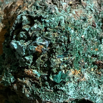 MALACHITE [ETC] - SOUTH CARADON MINE, CORNWALL  587g. MF4054