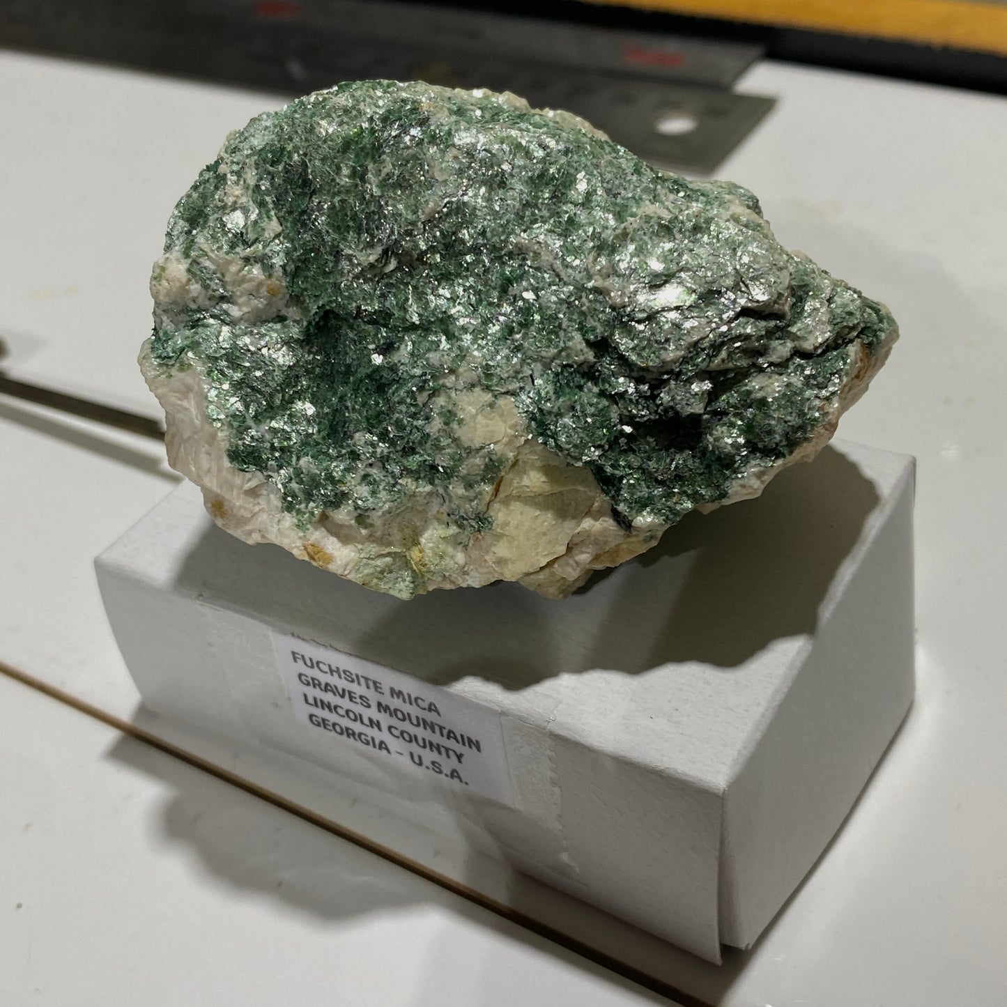 FUCHSITE MICA - GRAVES MOUNTAIN, GEORGIA,  U.S.A. 200g MF4055