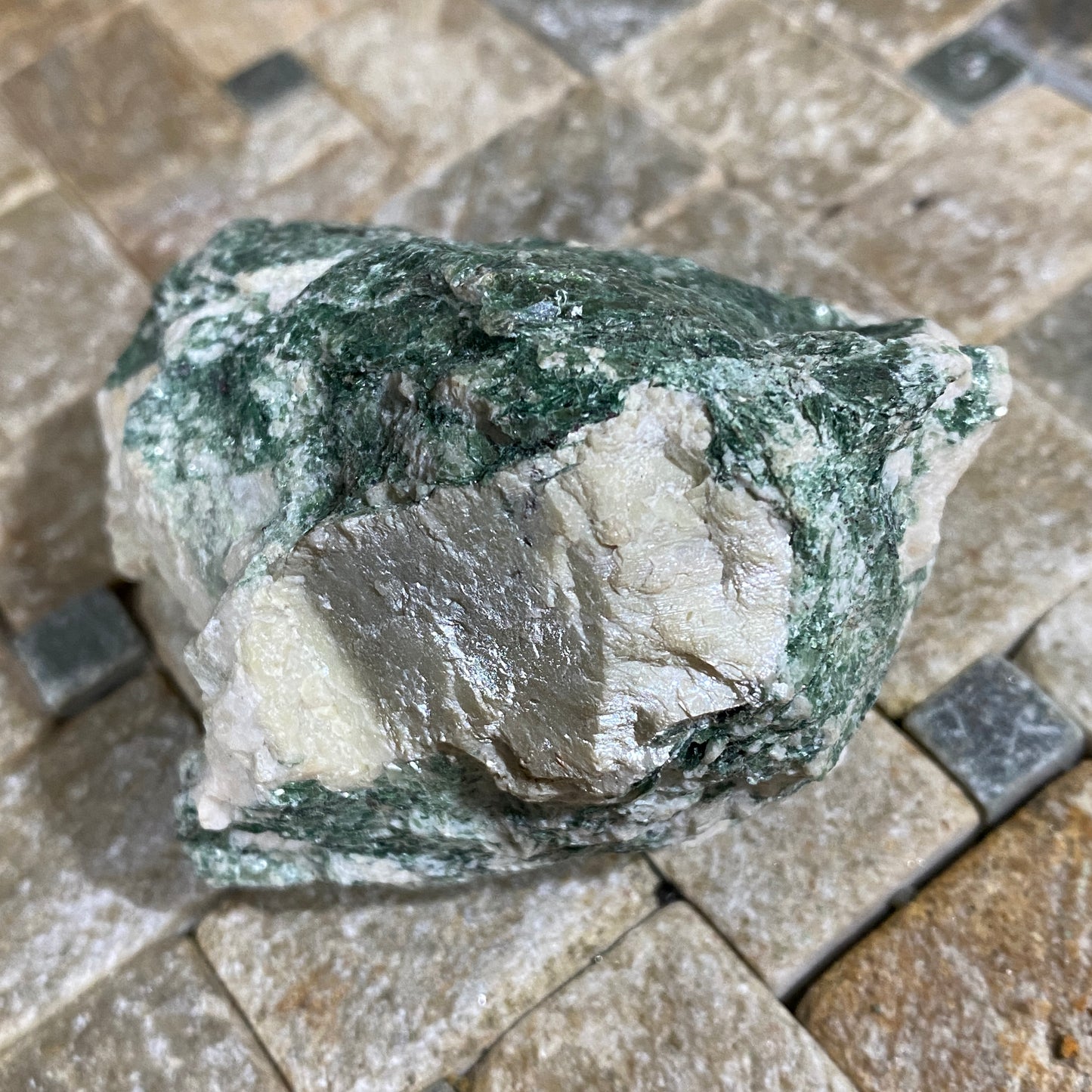 FUCHSITE MICA - GRAVES MOUNTAIN, GEORGIA,  U.S.A. 200g MF4055