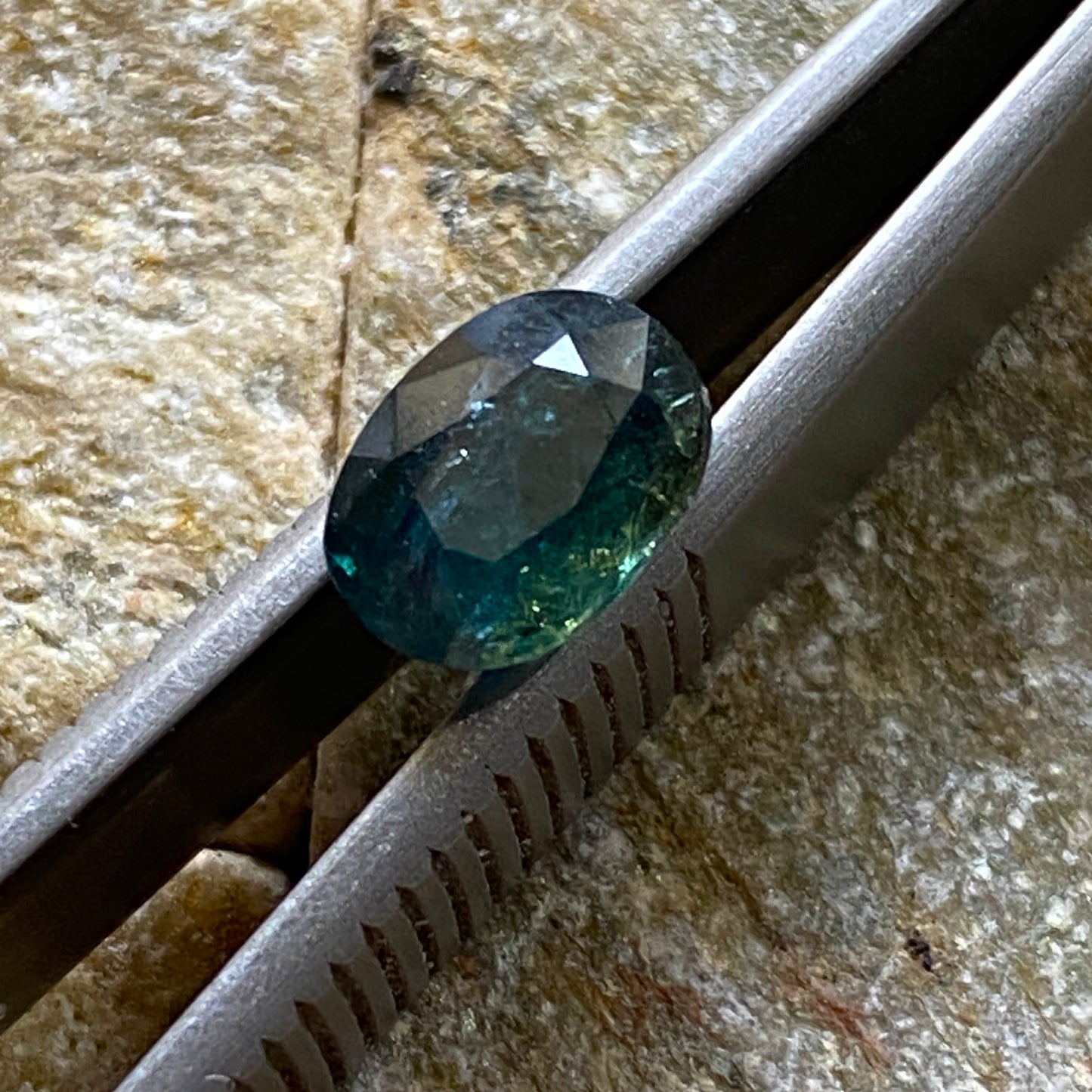 SAPPHIRE CORUNDUM NATURAL GEMSTONE - UMBA RIVER, TANZANIA. 2.0Ct. MFG5277