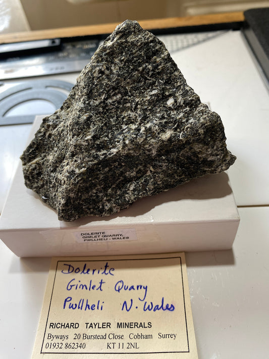 DOLERITE : GIMLET QUARRY, PWLLHELI, WALES  284g MF4900