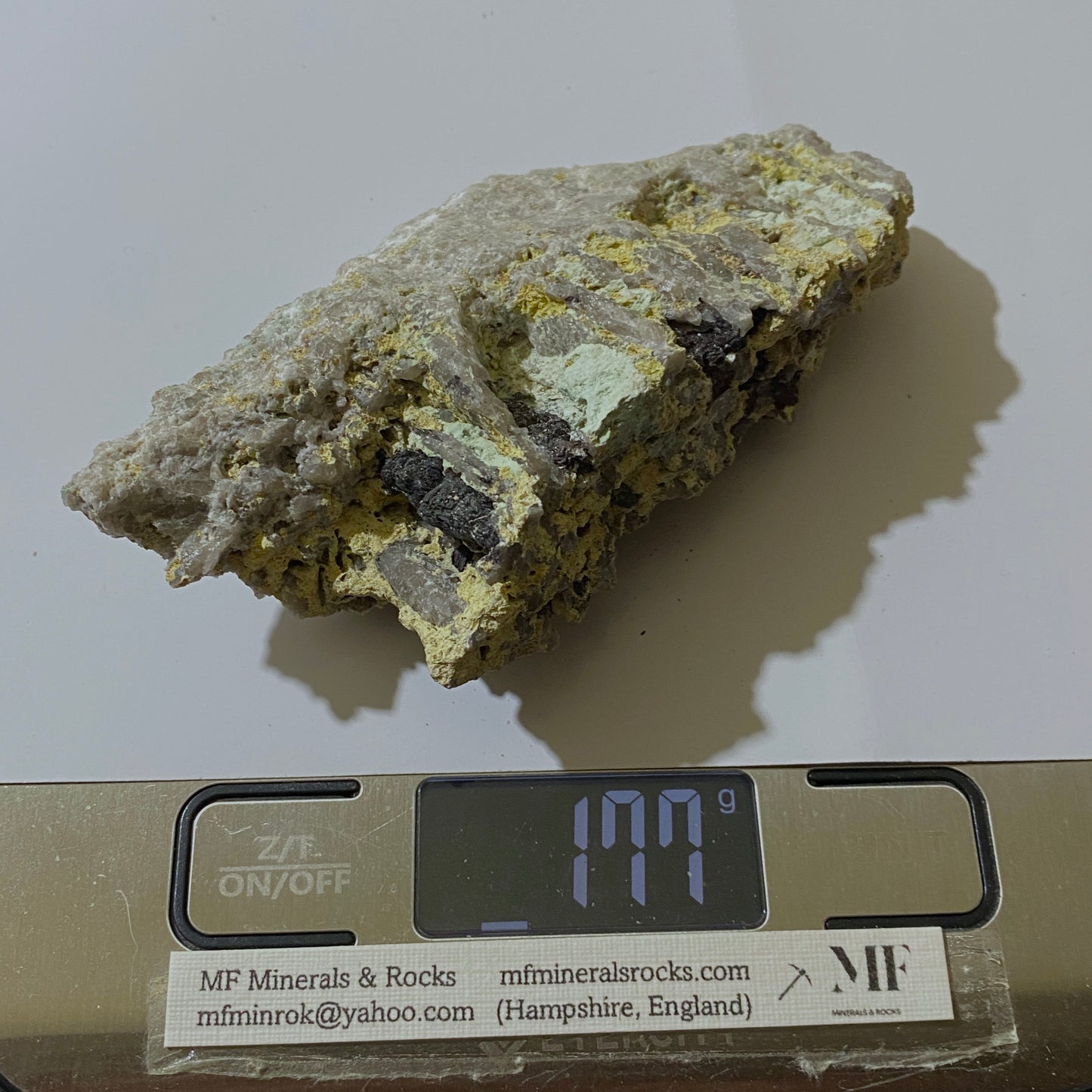 WOLFRAMITE ETC DE GUNHEATH, CORNOUAILLES. 180g MF1237