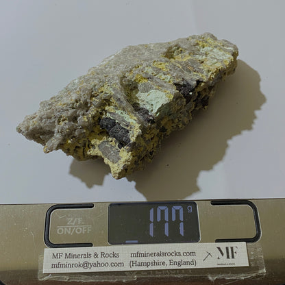 WOLFRAMITE ETC DE GUNHEATH, CORNOUAILLES. 180g MF1237