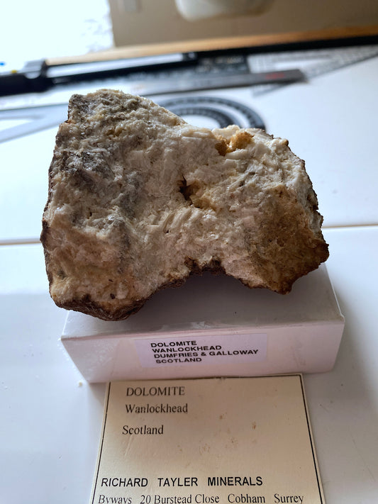 DOLOMITE : WANLOCKHEAD, DUMFRIES & GALLOWAY, SCOTLAND. 233G MF4890