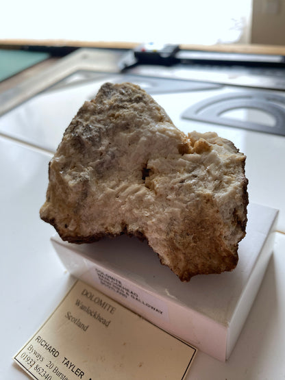 DOLOMITE : WANLOCKHEAD, DUMFRIES & GALLOWAY, SCOTLAND. 233G MF4890