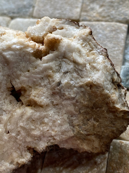 DOLOMITE : WANLOCKHEAD, DUMFRIES & GALLOWAY, SCOTLAND. 233G MF4890