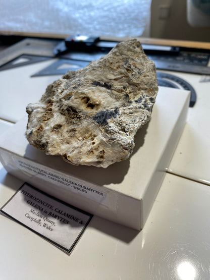 HYDROZINCITE/CALAMINE/GALENA IN BARYTE : MACHEN QUARRY, WALES 406g MF4891