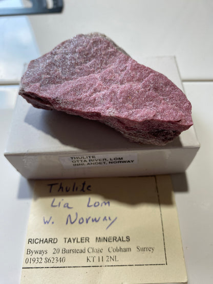 THULITE WITH PIEDMONTITE : OTTA RIVER, LOM, INNLANDET, NORWAY  80g MF4892