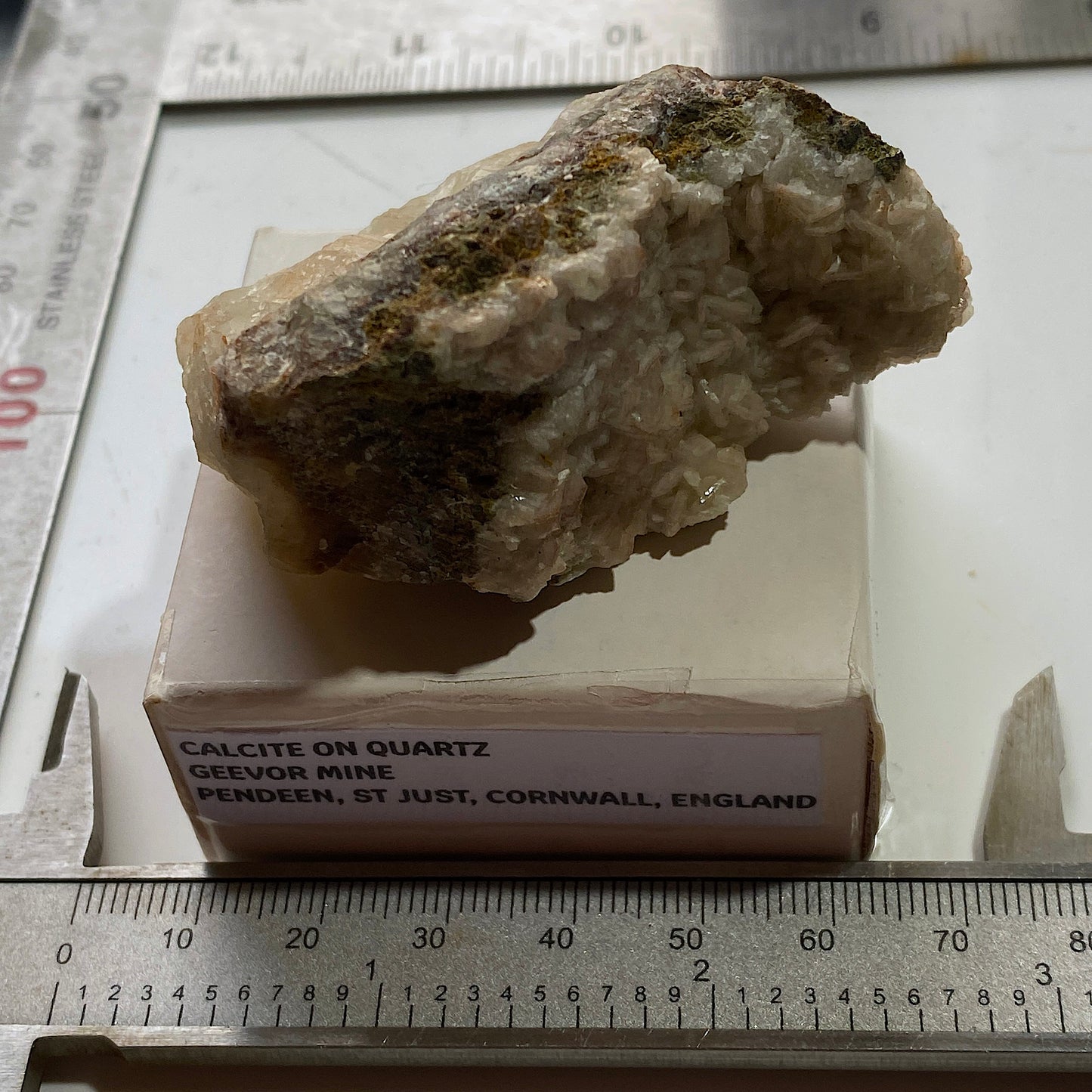 CALCITE ON QUARTZ - GEEVOR MINE, ST JUST, CORNWALL, ENGLAND 70g MF4051