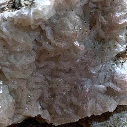 CALCITE ON QUARTZ - GEEVOR MINE, ST JUST, CORNWALL, ENGLAND 70g MF4051