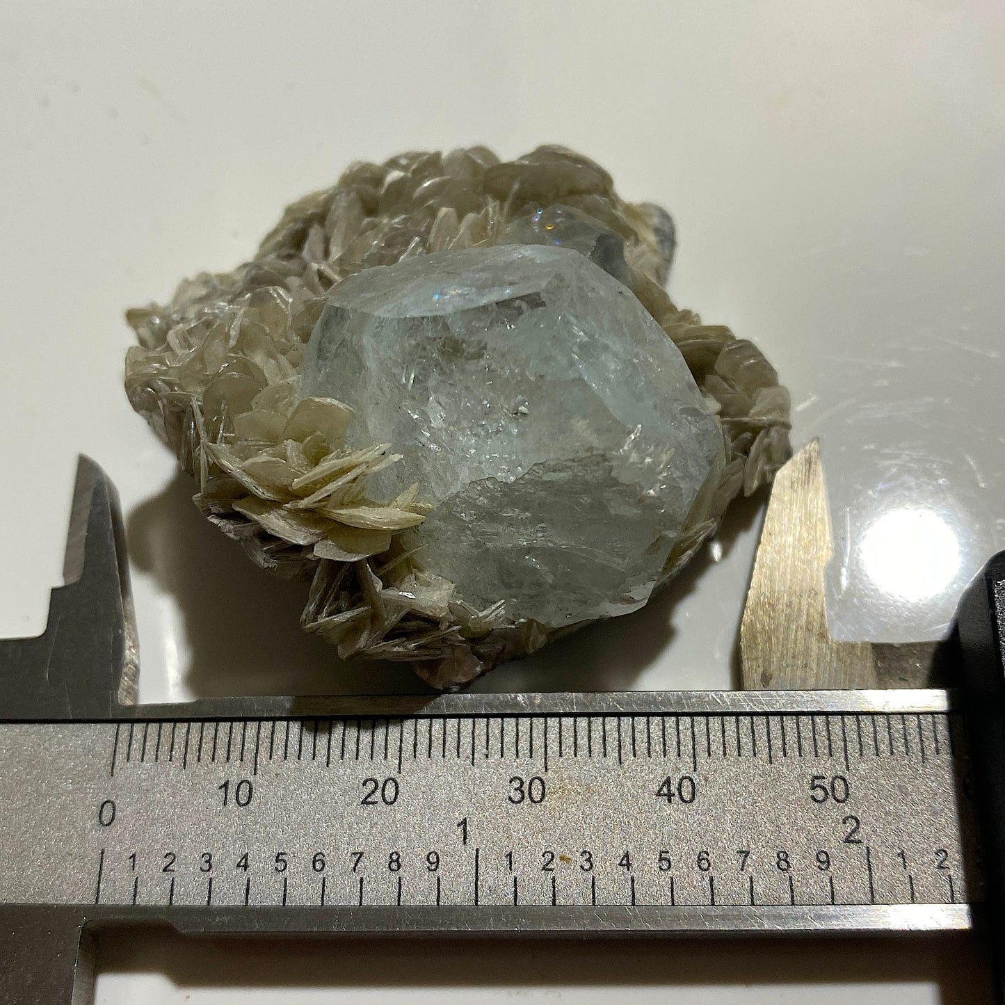 AQUAMARINE BERYL ON MUSCOVITE - PINGWU BERYL MINE, SICHUAN, CHINA 52g MF1215