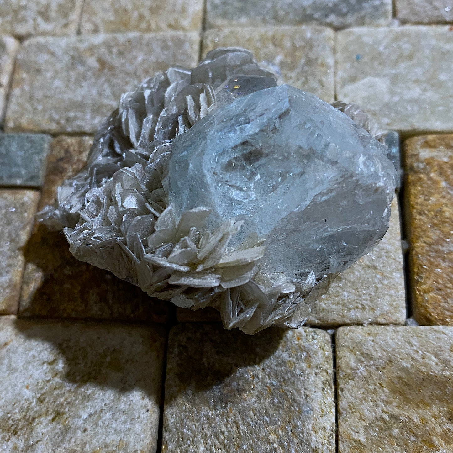 AQUAMARINE BERYL ON MUSCOVITE - PINGWU BERYL MINE, SICHUAN, CHINA 52g MF1215