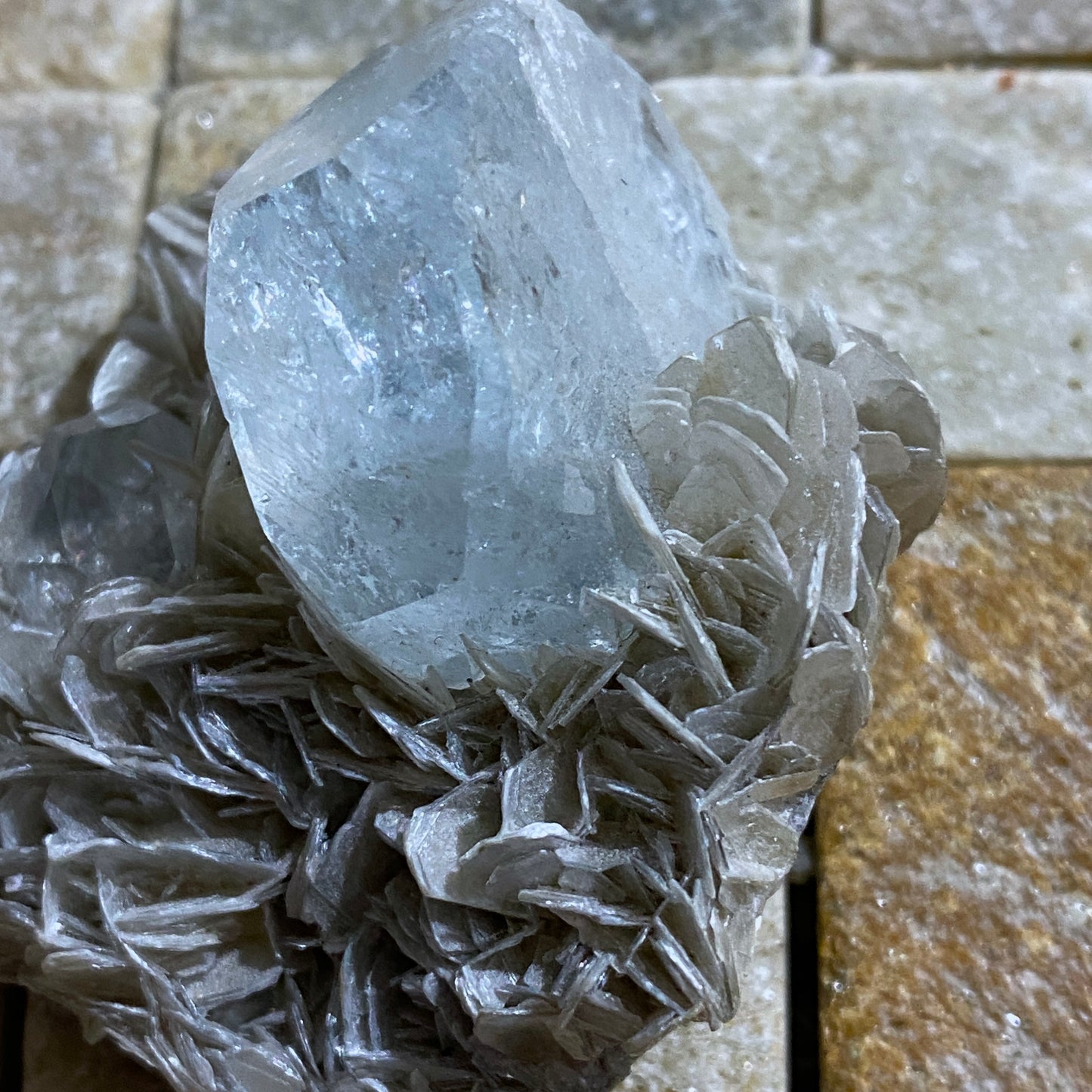 AQUAMARINE BERYL ON MUSCOVITE - PINGWU BERYL MINE, SICHUAN, CHINA 52g MF1215