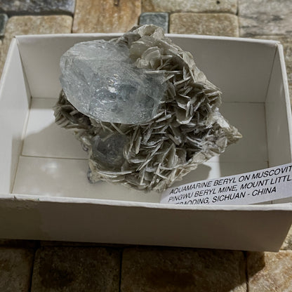 AQUAMARINE BERYL ON MUSCOVITE - PINGWU BERYL MINE, SICHUAN, CHINA 52g MF1215