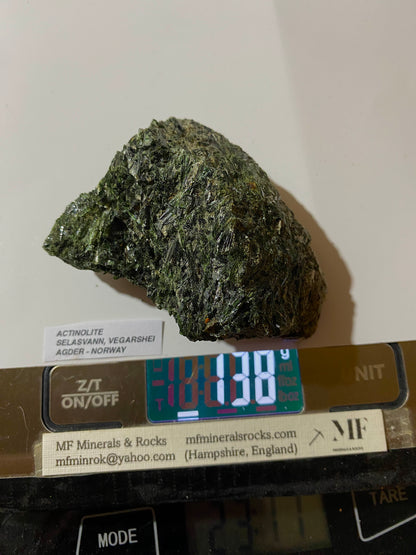 ACTINOLITE : SELASVANN, VEGARSHEI, AGDER, NORWAY. 138g. MF4895