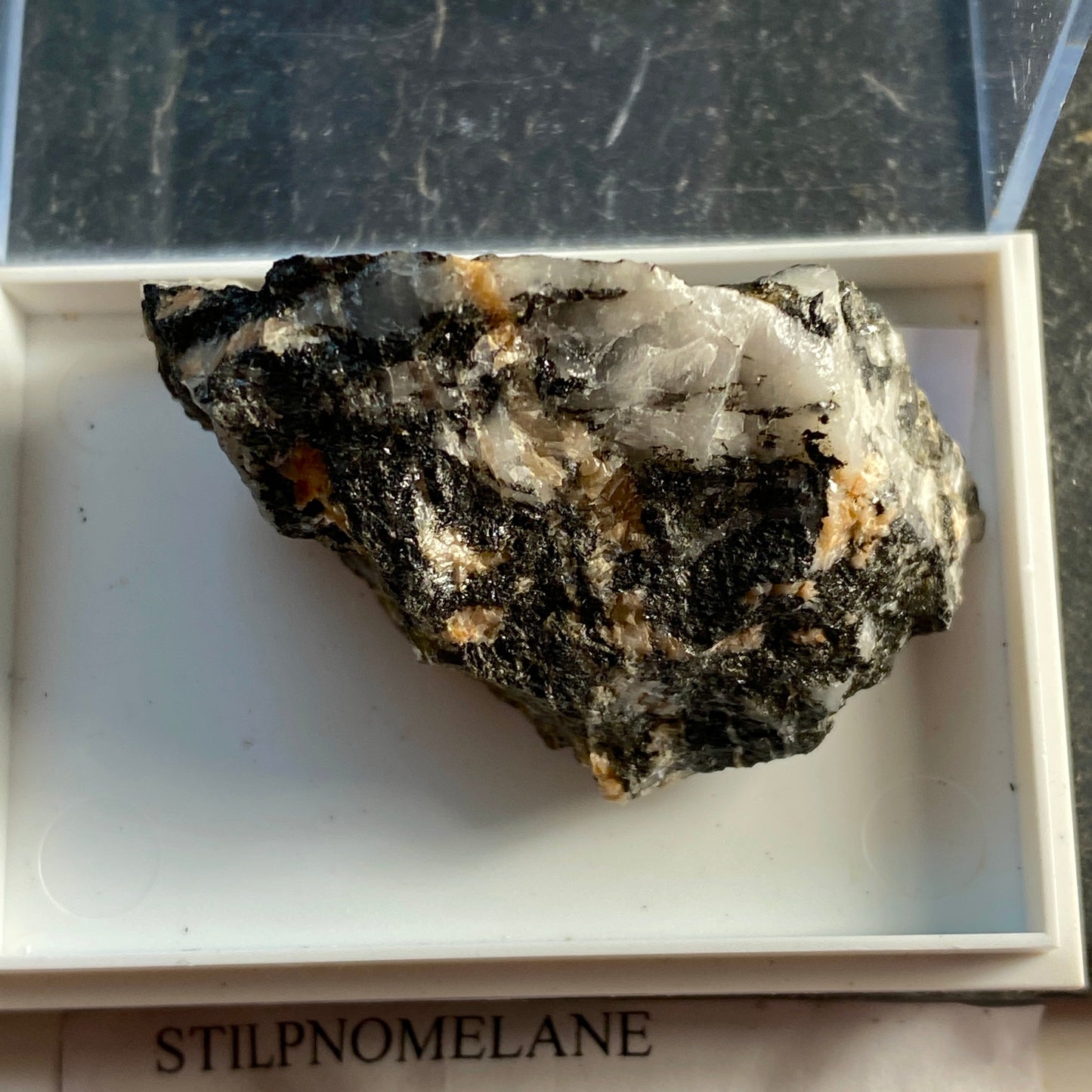 STILPNOMELANE RARE SPECIMEN FROM YSTRAD MINE, WALES. 25g MF1660