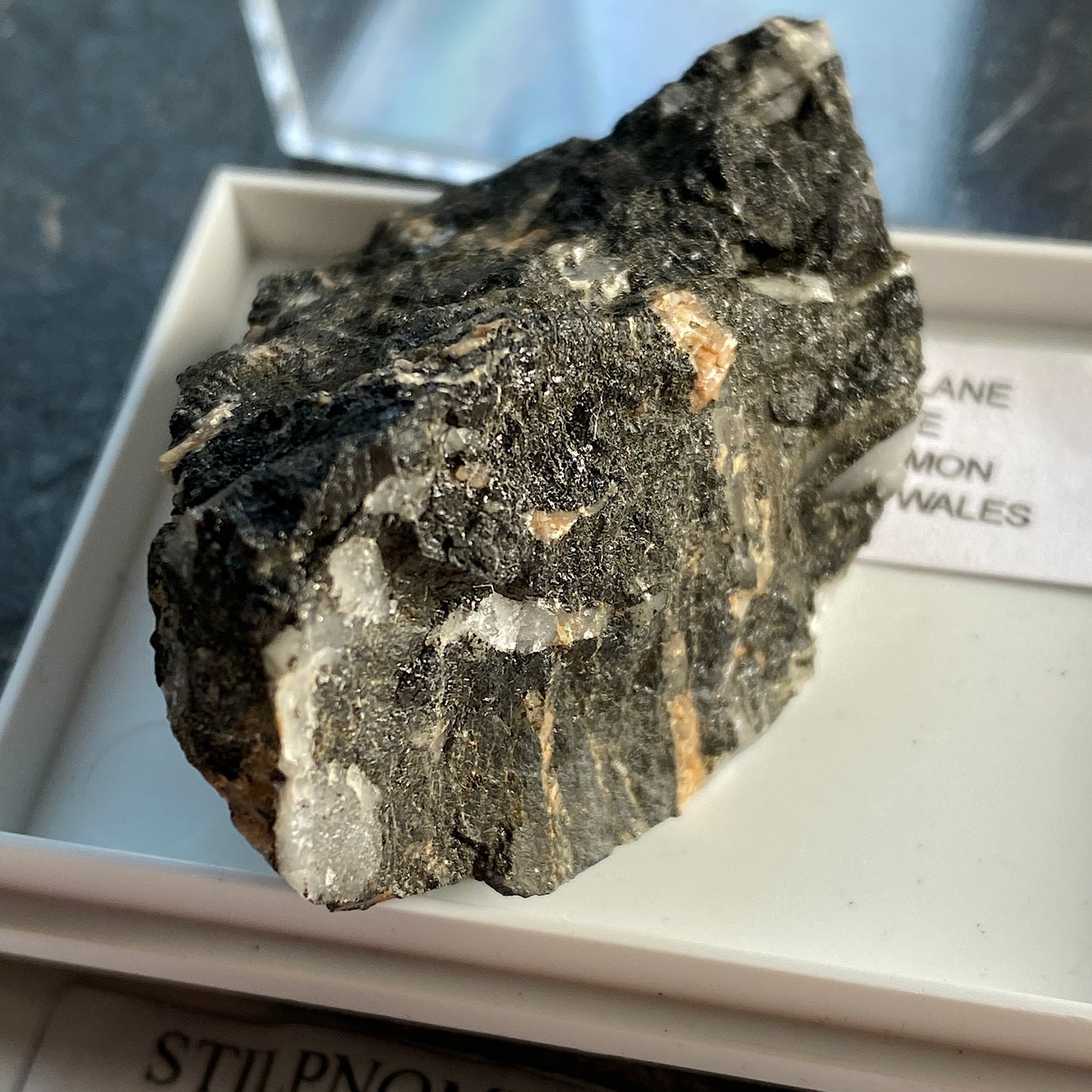 STILPNOMELANE RARE SPECIMEN FROM YSTRAD MINE, WALES. 25g MF1660