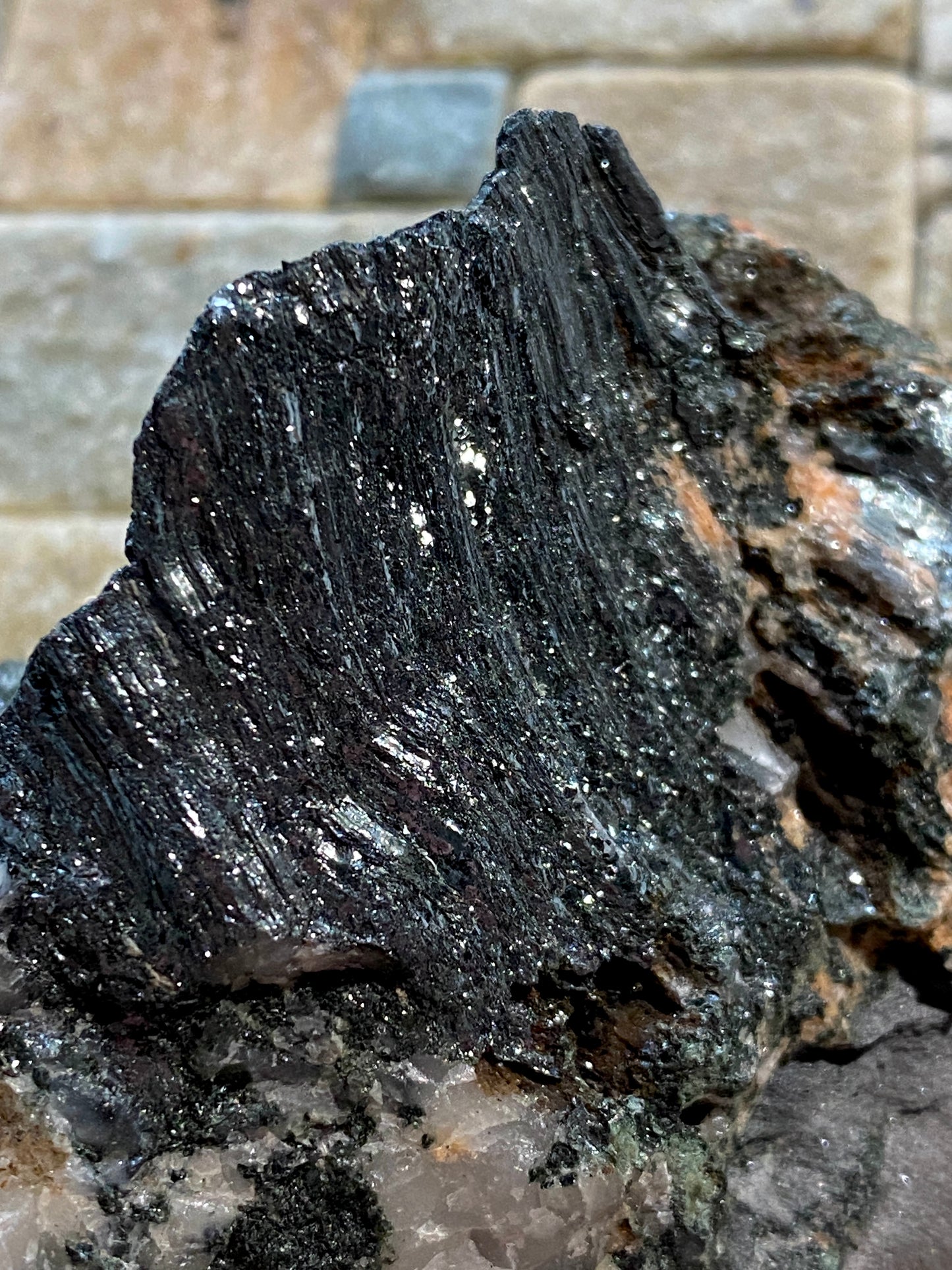 MICACEOUS HEMATITE [SPECULARITE] : DUNKELD QUARRY, PERTHSHIRE, SCOTLAND 192g MF4905