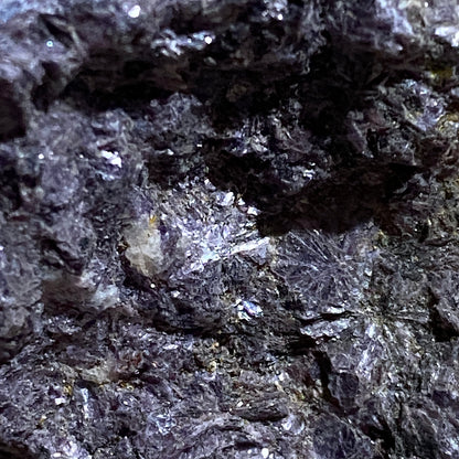 LEPIDOLITE SUR MATRICE DE LA MINE ALVARROES, PORTUGAL 189g MF1206