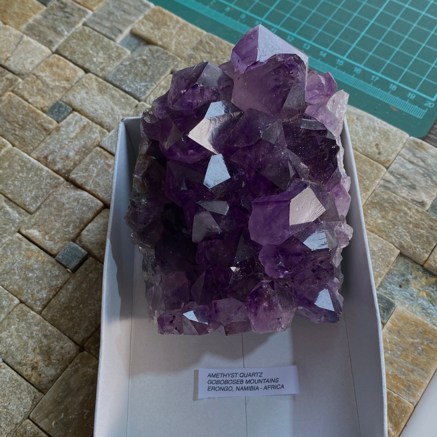 AMETHYST QUARTZ - GOBOBOSEB MOUNTAINS, ERONGO REGION, NAMIBIA. 675g MF4065