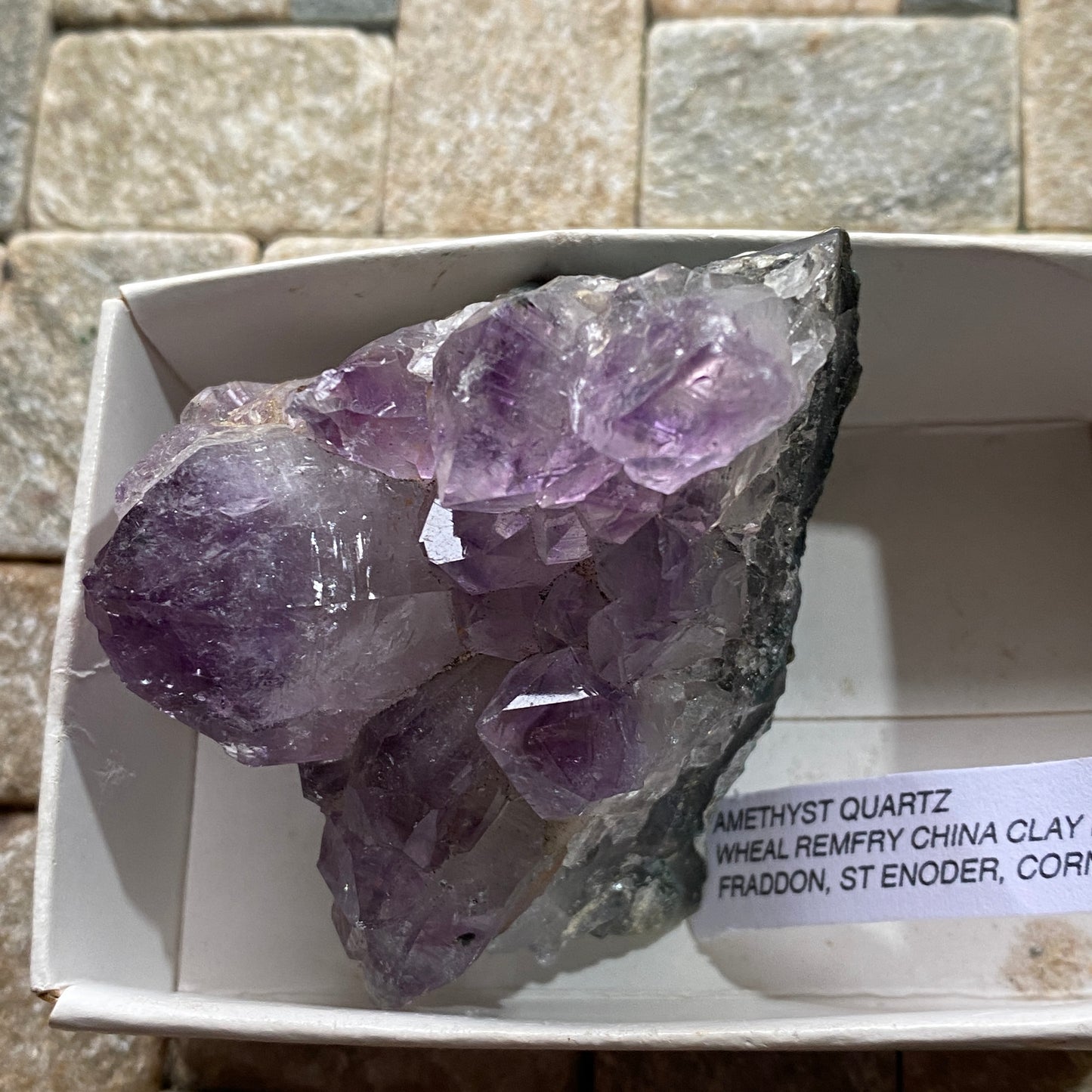 AMETHYST QUARTZ - WHEAL REMFRY CHINA CLAY PIT CORNWALL  90g. MF4066