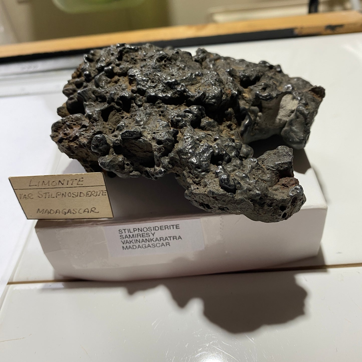 STILPNOSIDERITE - SAMIRESY, VAKINANKARATRA, MADAGASCAR 411g  MF1226