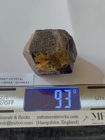 ALMANDINE GARNET LARGE CRYSTAL : ALTERMARK, MO-I-RANA, NORWAY. 93g. MF4910