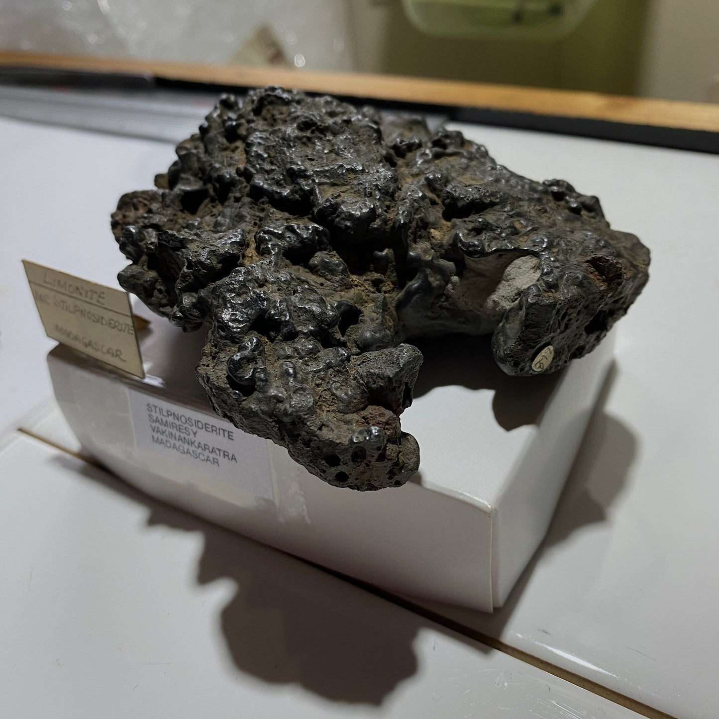 STILPNOSIDERITE - SAMIRESY, VAKINANKARATRA, MADAGASCAR 411g  MF1226