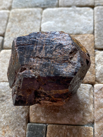 ALMANDINE GARNET LARGE CRYSTAL : ALTERMARK, MO-I-RANA, NORWAY. 93g. MF4910