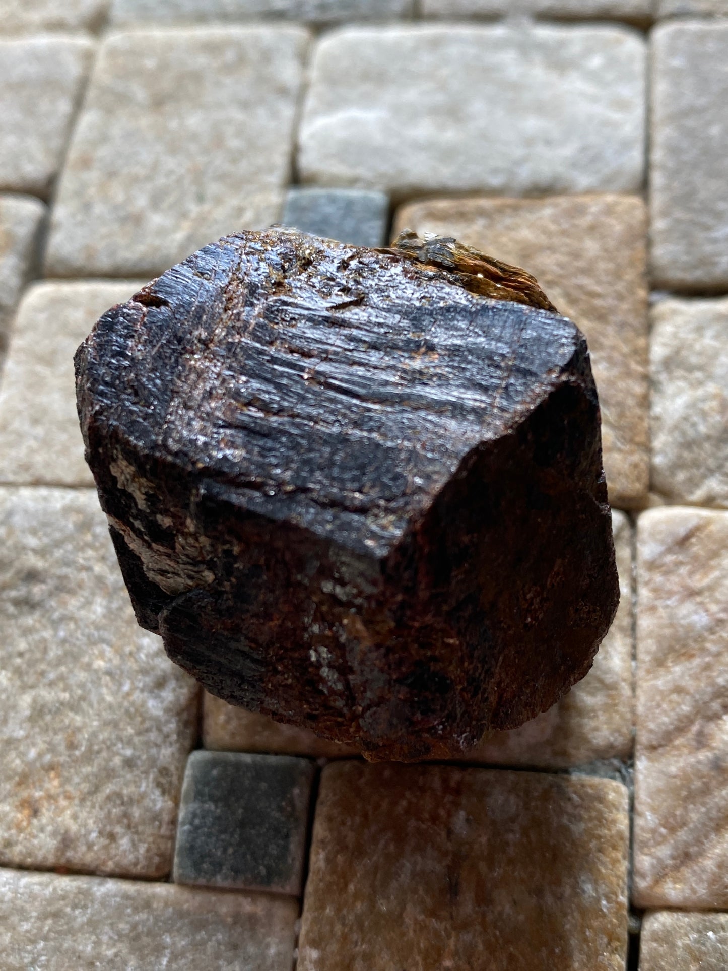 ALMANDINE GARNET LARGE CRYSTAL : ALTERMARK, MO-I-RANA, NORWAY. 93g. MF4910
