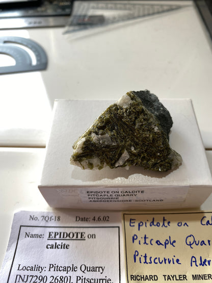 EPIDOTE ON CALCITE : PITCAPLE QUARRY, PITSCURRIE, SCOTLAND 36g MF4911
