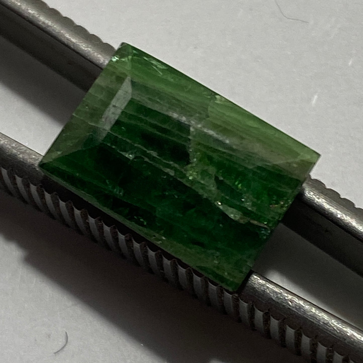 TSAVORITE GARNET GEMSTONE - MERALANI HILLS, LELATEMA MOUNTAINS, MANYARA, TANZANIA 7.72Ct MFG5341