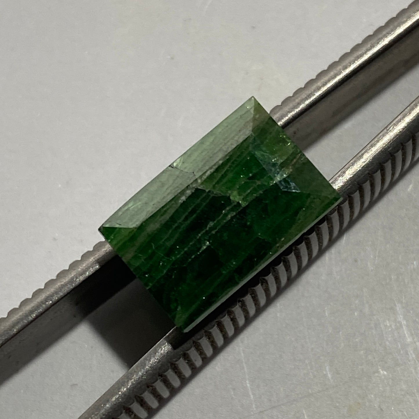 TSAVORITE GARNET GEMSTONE - MERALANI HILLS, LELATEMA MOUNTAINS, MANYARA, TANZANIA 7.72Ct MFG5341
