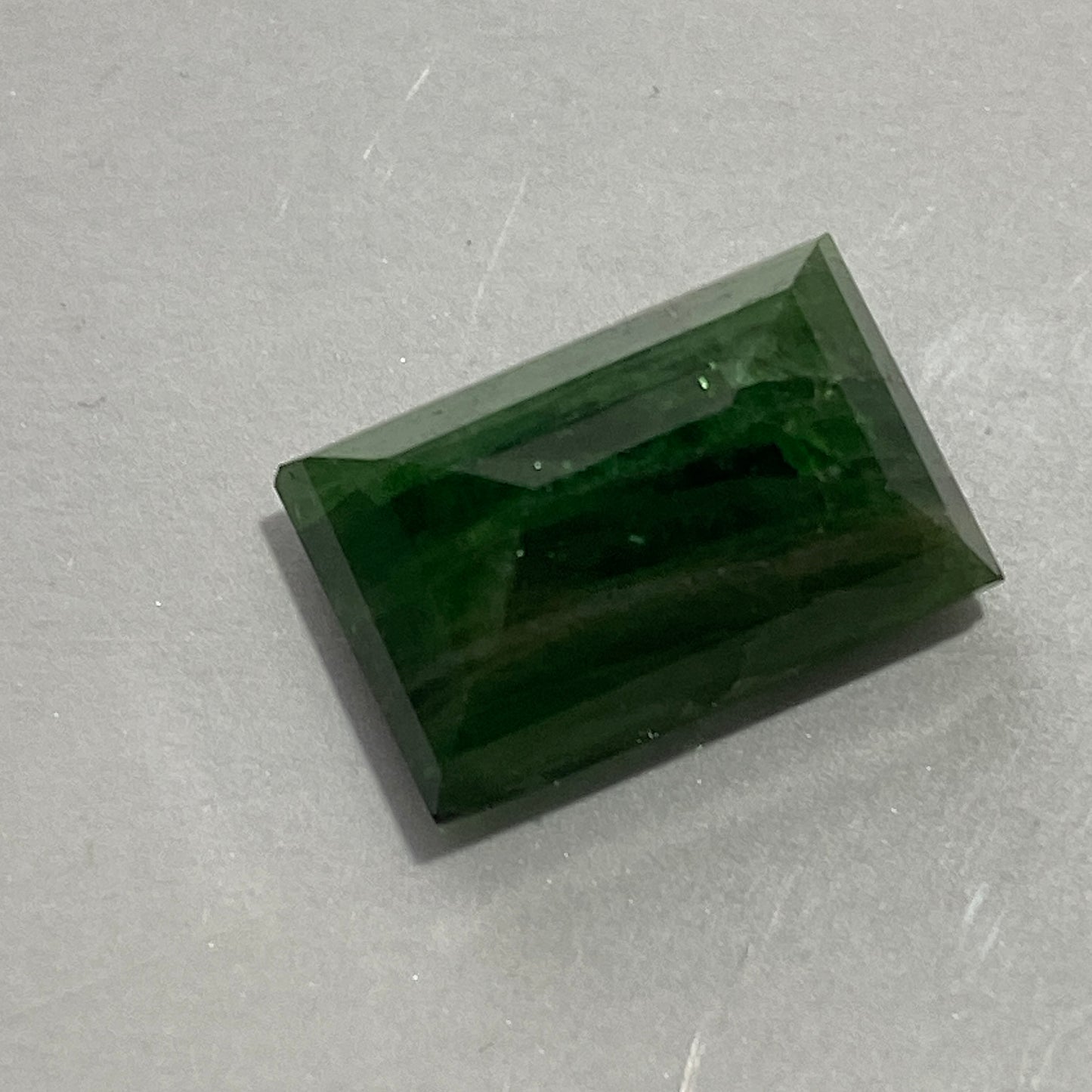 TSAVORITE GARNET GEMSTONE - MERALANI HILLS, LELATEMA MOUNTAINS, MANYARA, TANZANIA 7.72Ct MFG5341