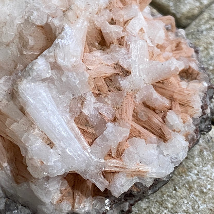 STILBITE - NASHIK, MAHARASHTRA, INDIA. 60g MF4069