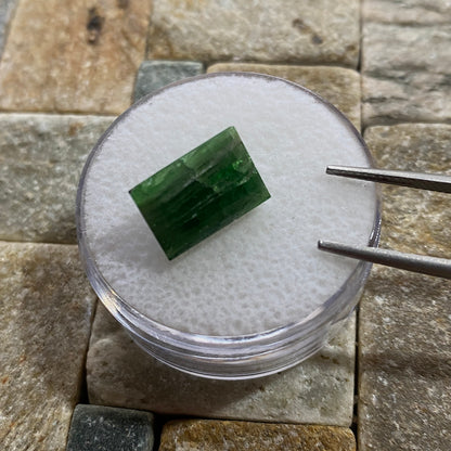 TSAVORITE GARNET GEMSTONE - MERALANI HILLS, LELATEMA MOUNTAINS, MANYARA, TANZANIA 7.72Ct MFG5341