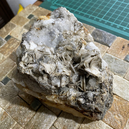 CALCITE ON QUARTZ - CORONATION LODE, GEEVOR MINE, CORNWALL HEAVY 748g MF4070