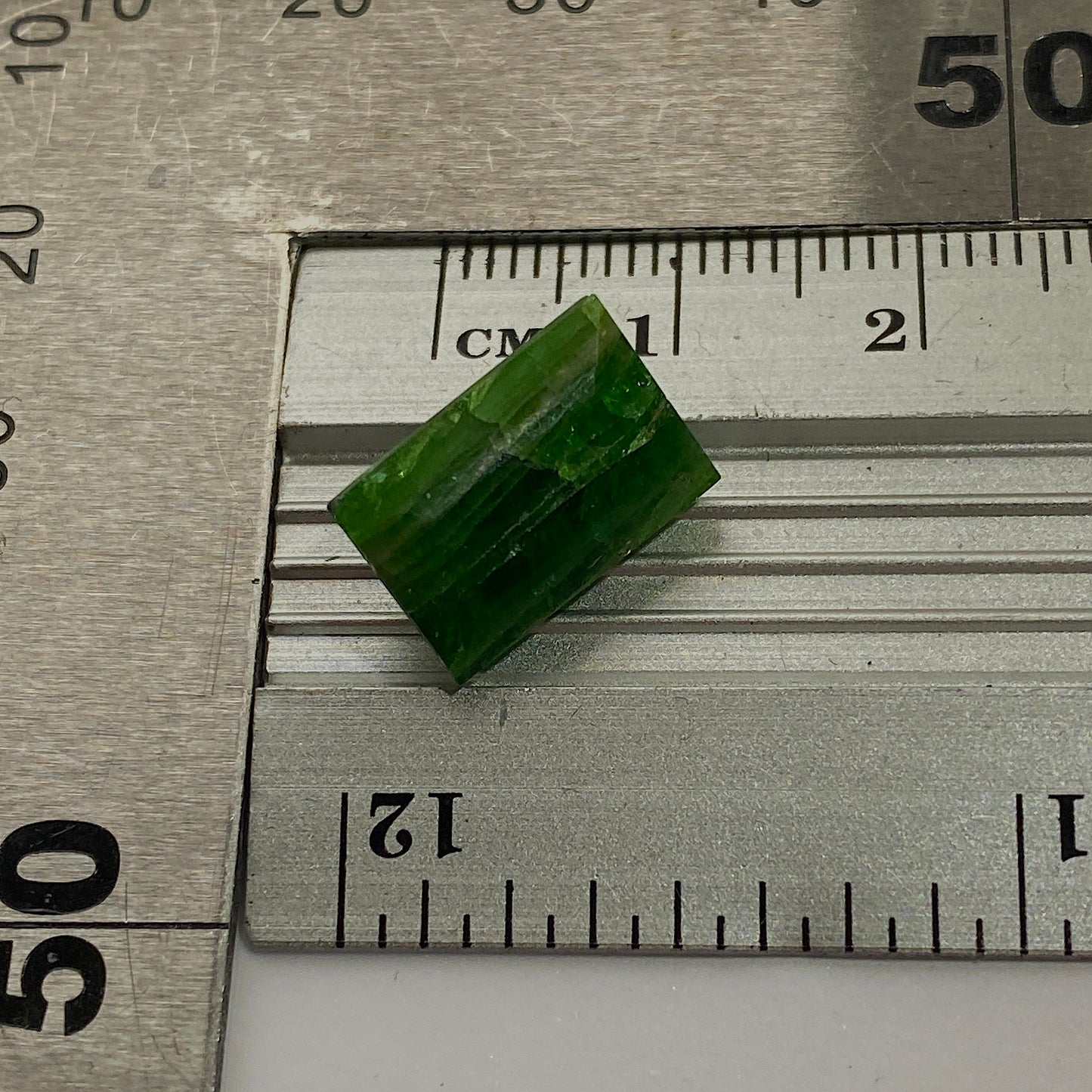 TSAVORITE GARNET GEMSTONE - MERALANI HILLS, LELATEMA MOUNTAINS, MANYARA, TANZANIA 7.72Ct MFG5341